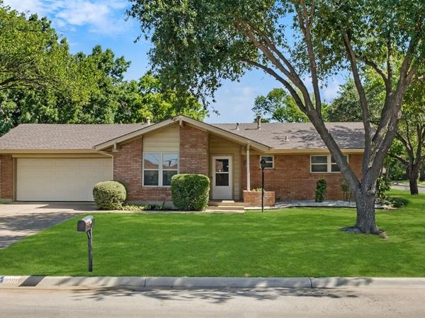 1300 Amherst Drive, Denton, TX 76201