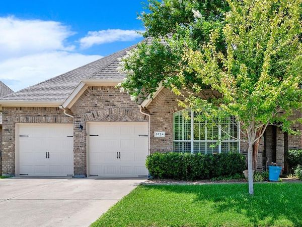 5724 New Castle Drive , Richardson, TX 75082