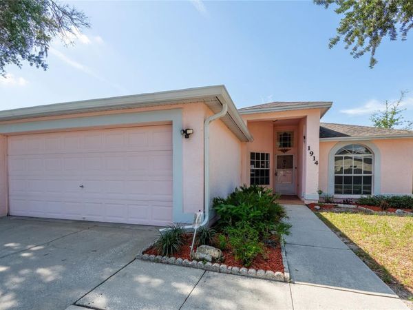 1914 WOODCUT DRIVE, LUTZ, FL 33559