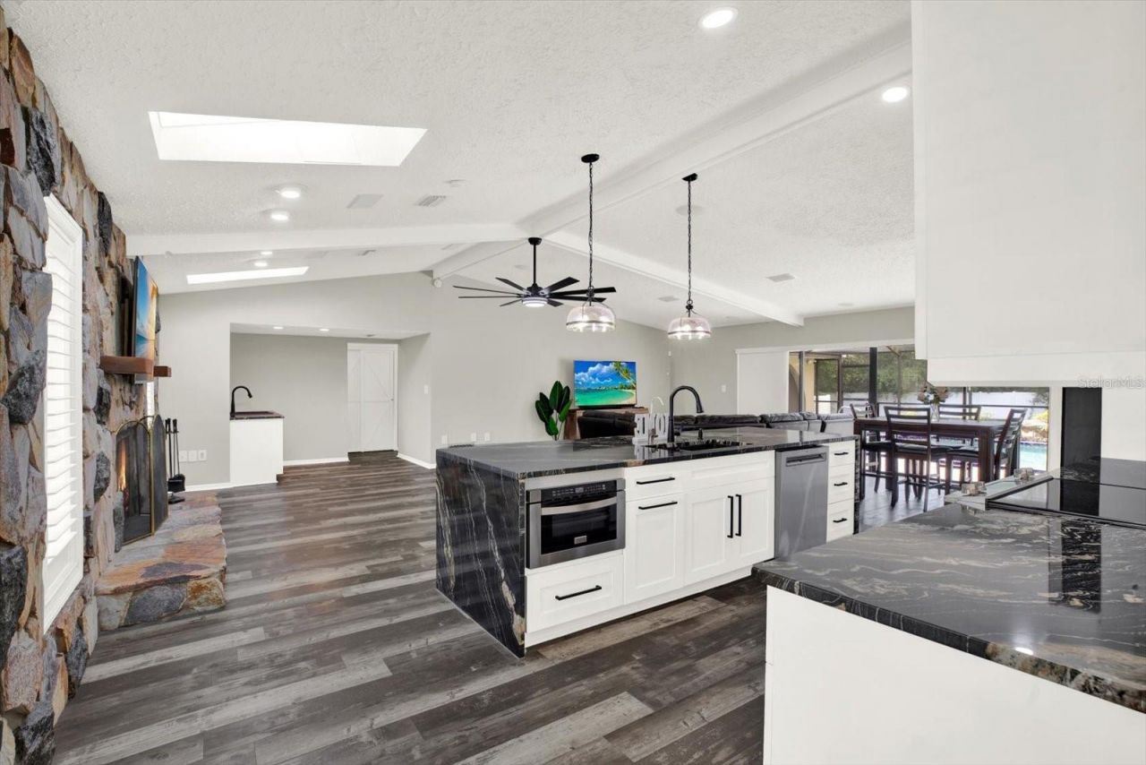 7487 River Country Drive, Weeki Wachee, FL 34607 Photo