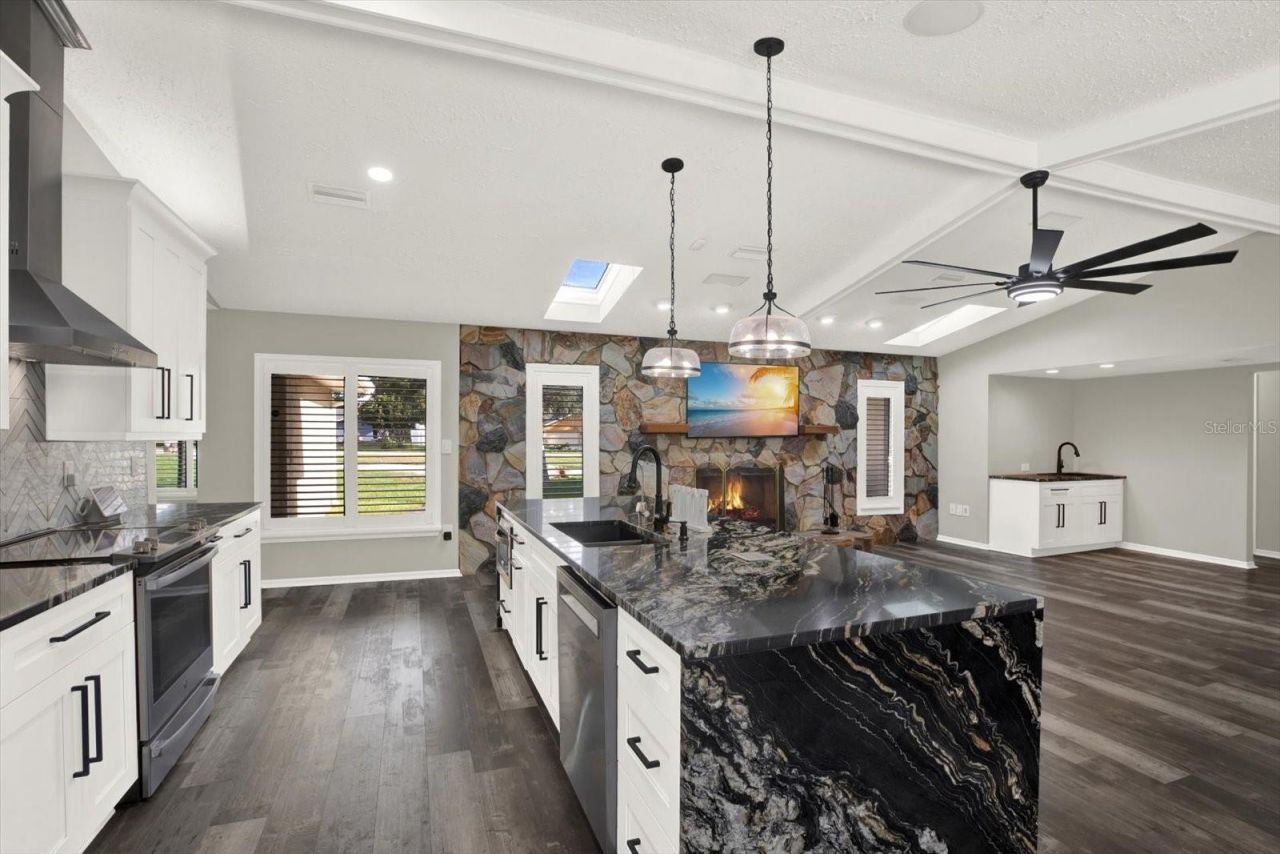7487 River Country Drive, Weeki Wachee, FL 34607 Photo