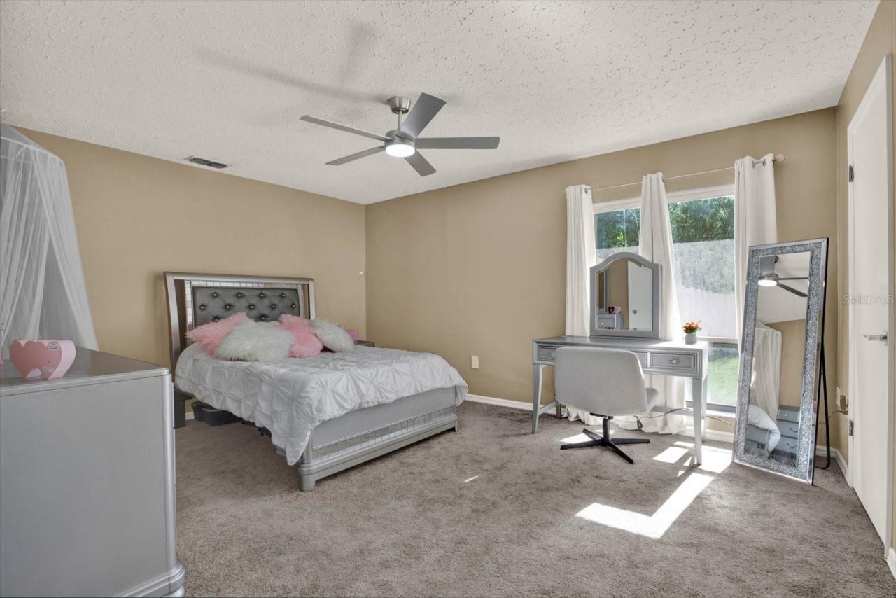 7487 River Country Drive, Weeki Wachee, FL 34607 Photo