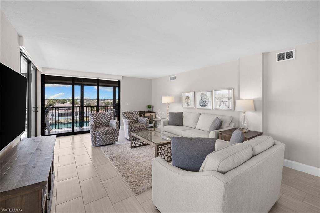 10482 Gulf Shore Dr, Unit 251, Naples, FL 34108 Photo