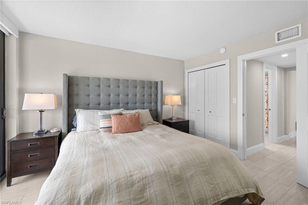 10482 Gulf Shore Dr, Unit 251, Naples, FL 34108 Photo