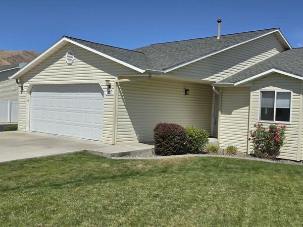 735 16th, Clarkston, WA 99403