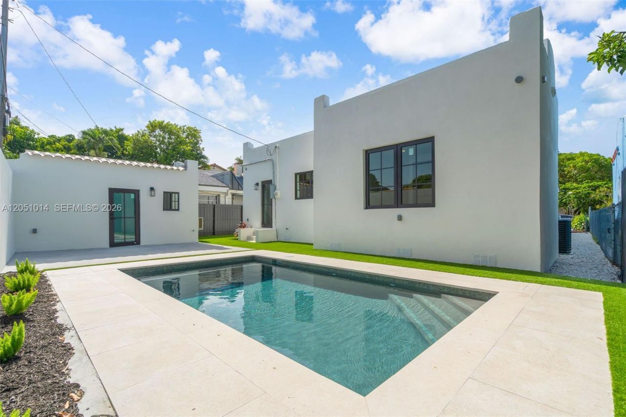 1760 SW 16th Ter, Miami, FL 33145 Photo
