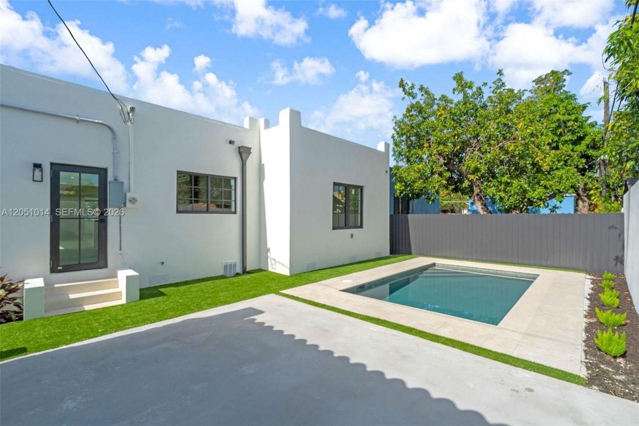 1760 SW 16th Ter, Miami, FL 33145 Photo