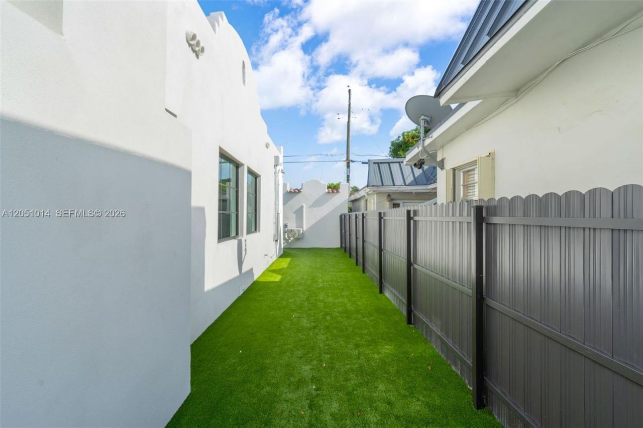 1760 SW 16th Ter, Miami, FL 33145 Photo