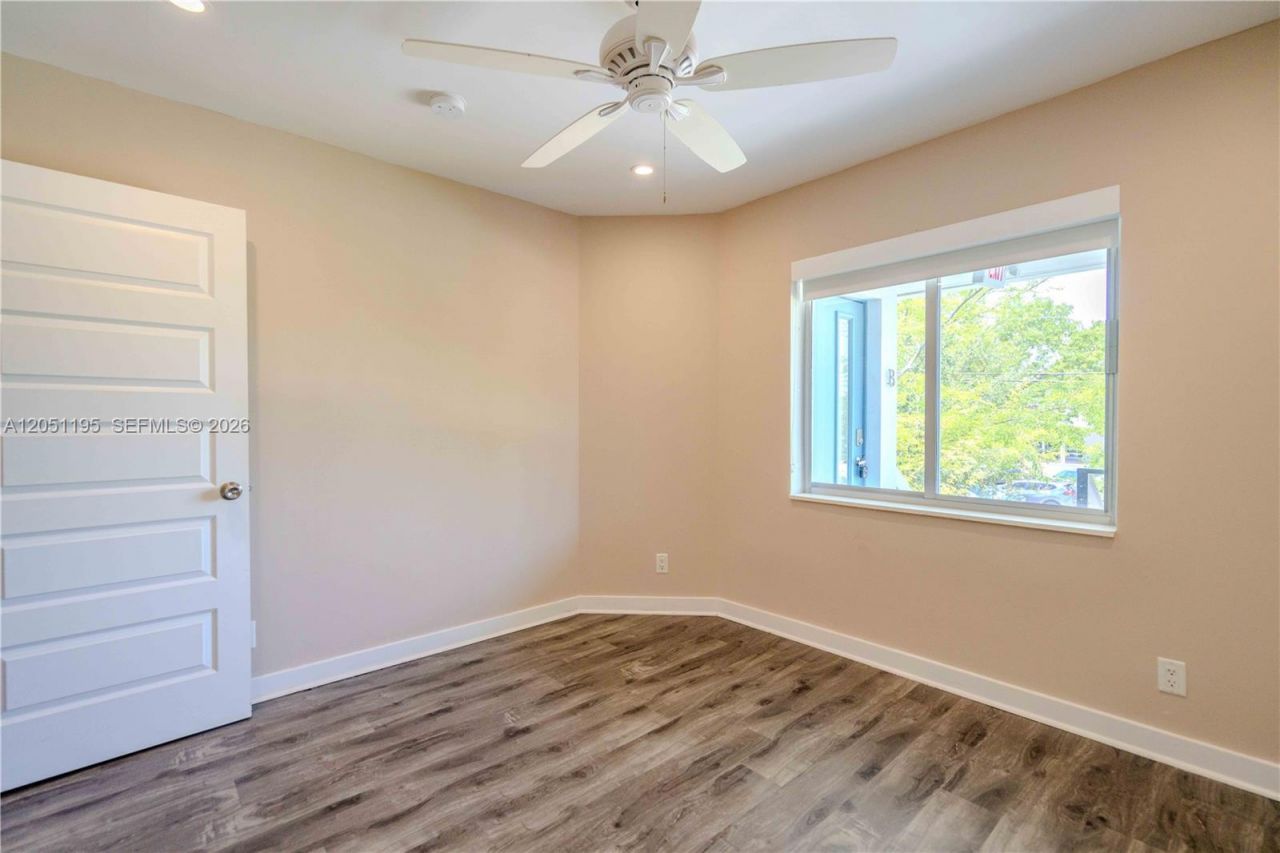2400 NE 26th St , Unit 8, Fort Lauderdale, FL 33305 Photo