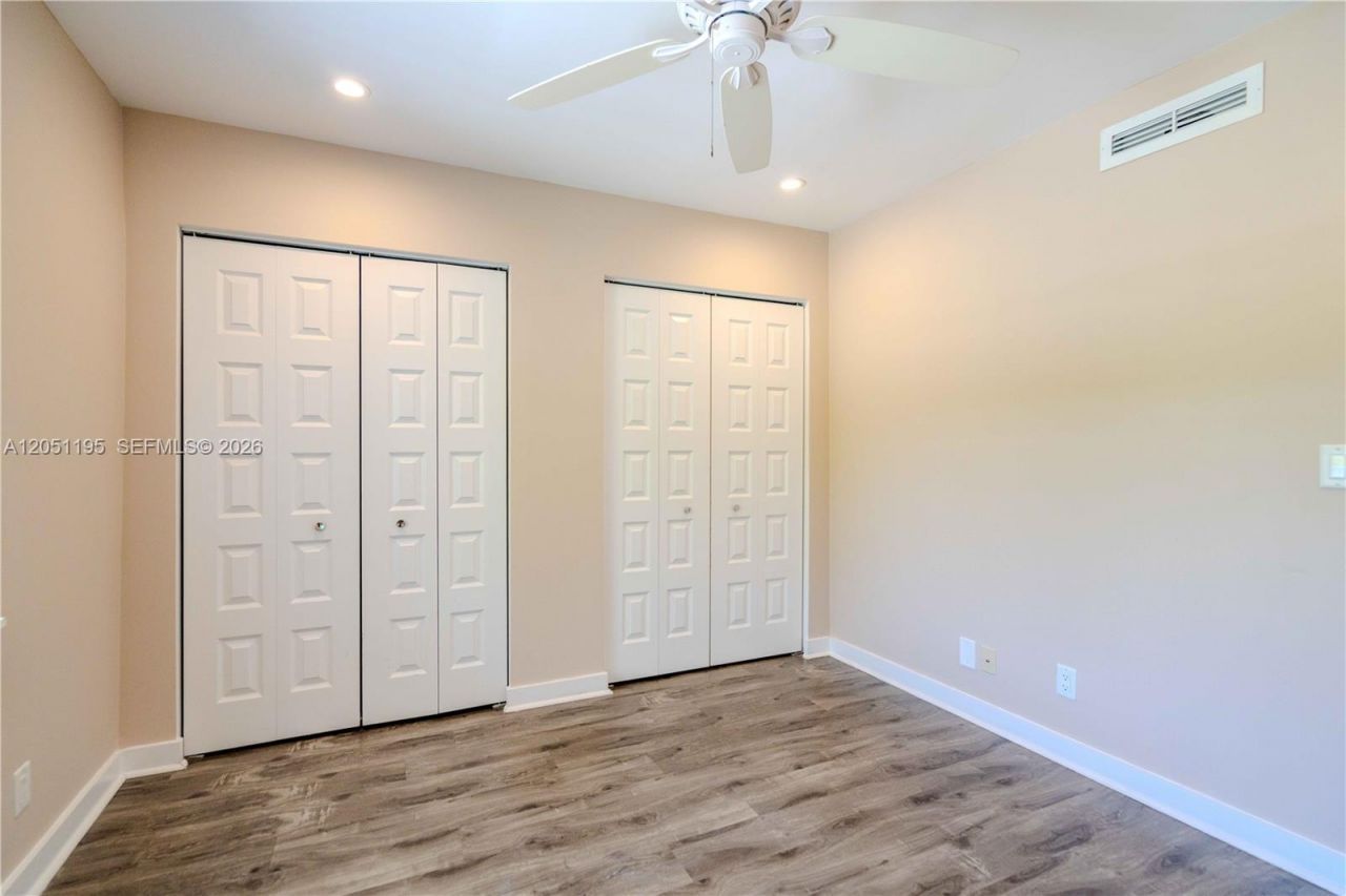 2400 NE 26th St , Unit 8, Fort Lauderdale, FL 33305 Photo
