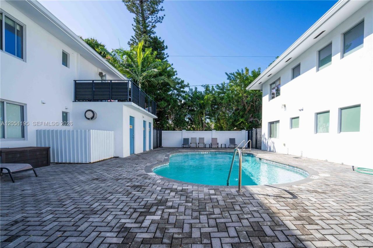 2400 NE 26th St , Unit 8, Fort Lauderdale, FL 33305 Photo