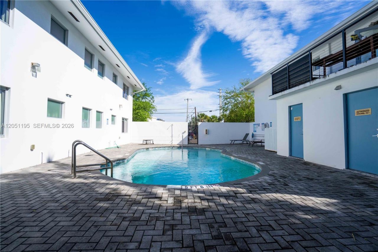 2400 NE 26th St , Unit 8, Fort Lauderdale, FL 33305 Photo