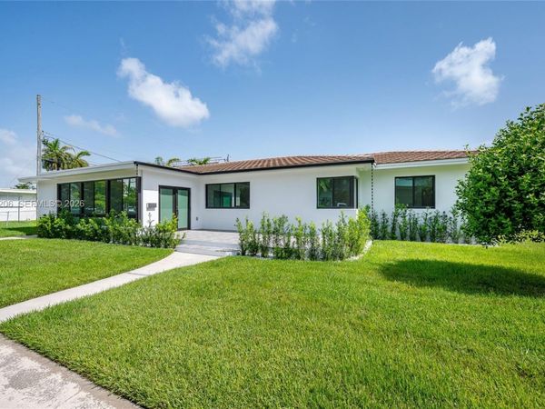 1621 S Treasure Dr, North Bay Village, FL 33141