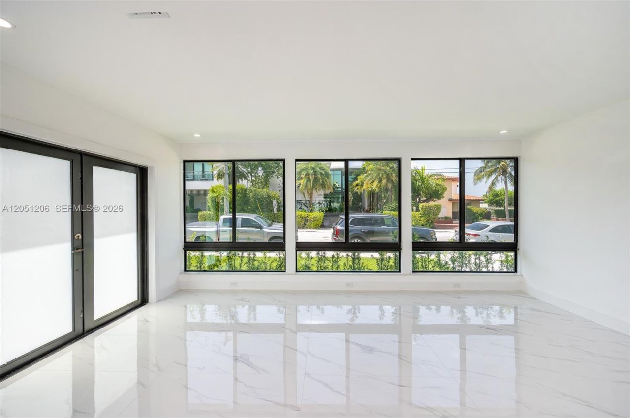 1621 S Treasure Dr, North Bay Village, FL 33141 Photo