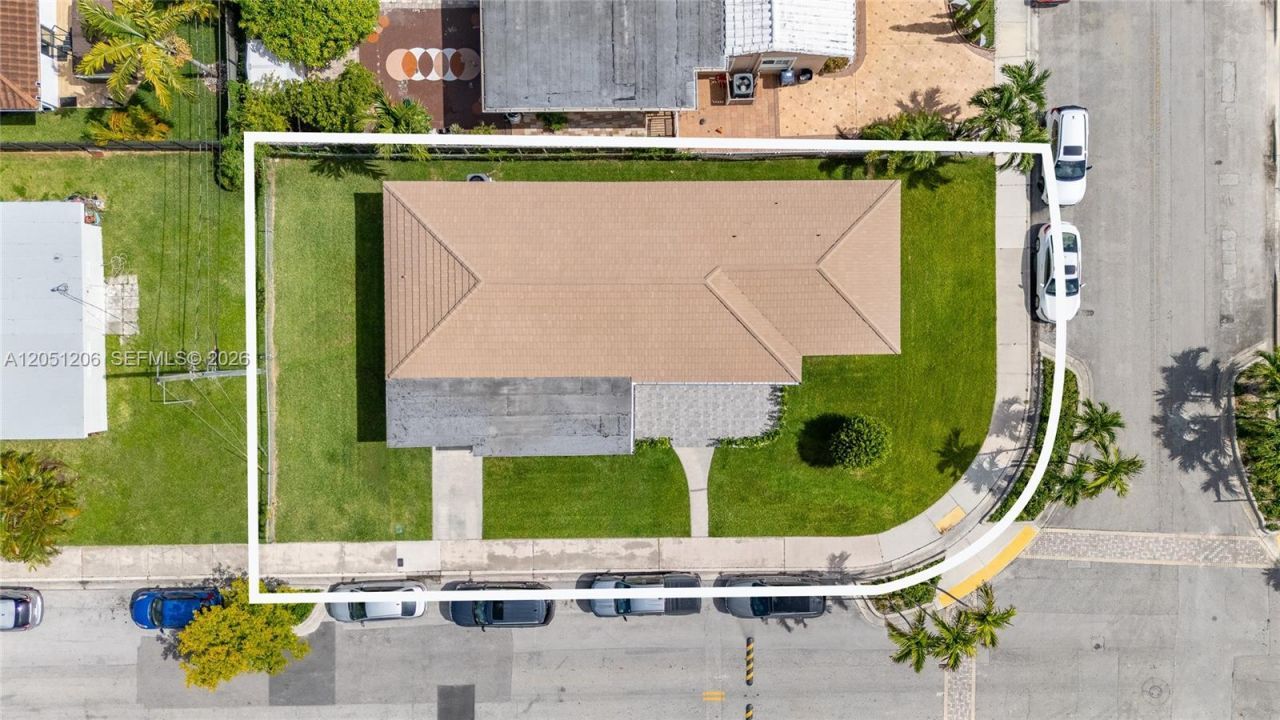 1621 S Treasure Dr, North Bay Village, FL 33141 Photo
