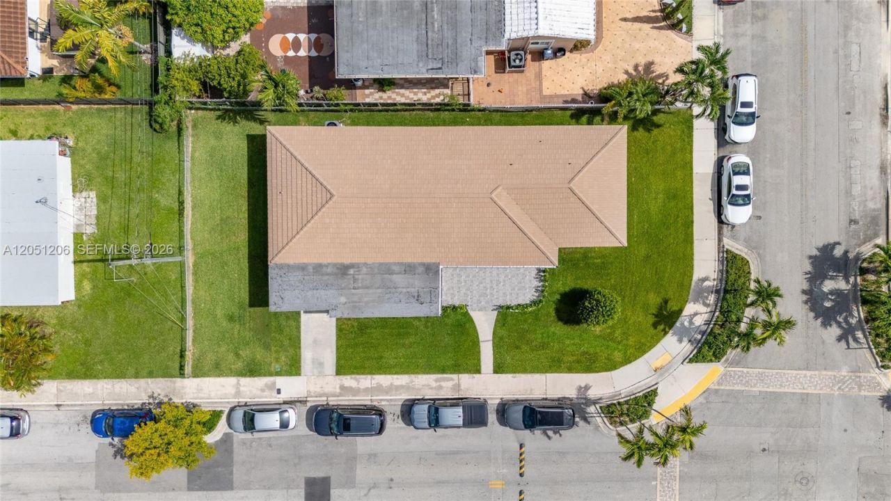 1621 S Treasure Dr, North Bay Village, FL 33141 Photo