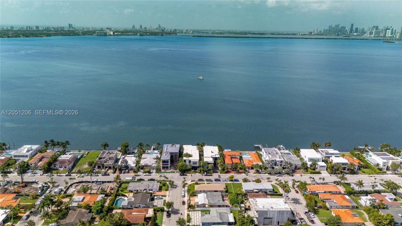 1621 S Treasure Dr, North Bay Village, FL 33141 Photo