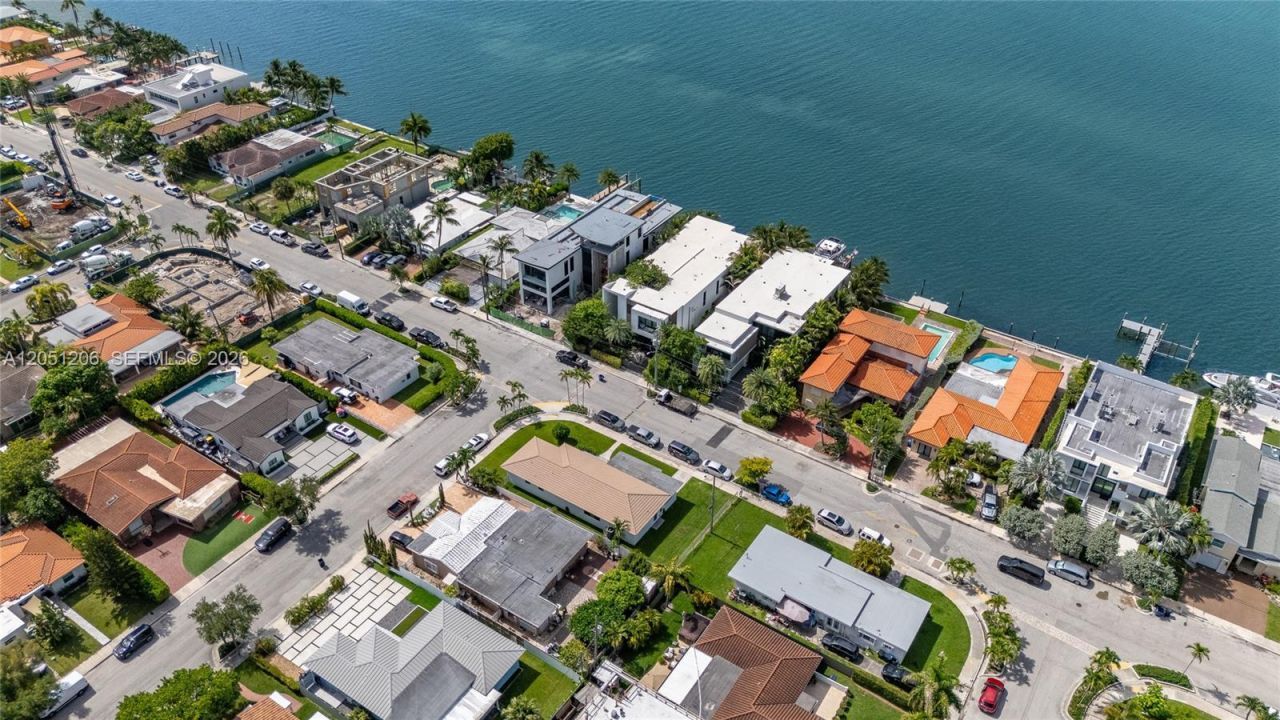 1621 S Treasure Dr, North Bay Village, FL 33141 Photo