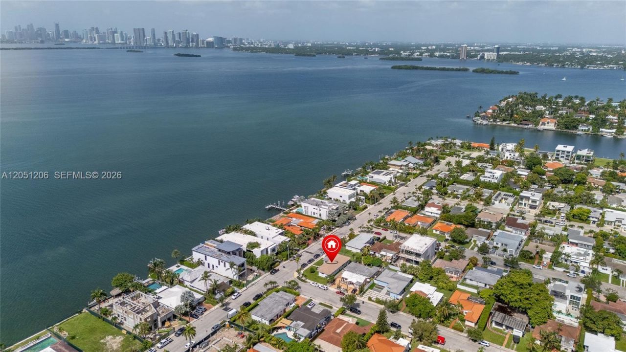 1621 S Treasure Dr, North Bay Village, FL 33141 Photo