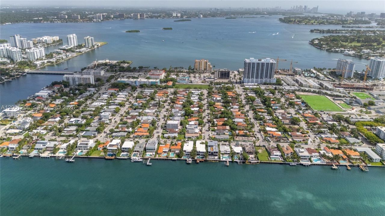 1621 S Treasure Dr, North Bay Village, FL 33141 Photo
