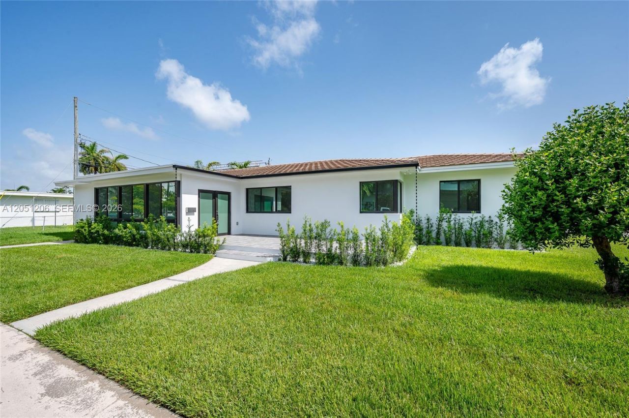 1621 S Treasure Dr, North Bay Village, FL 33141 Photo
