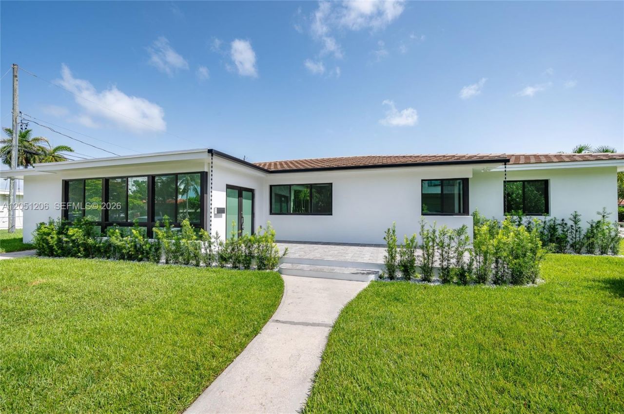 1621 S Treasure Dr, North Bay Village, FL 33141 Photo