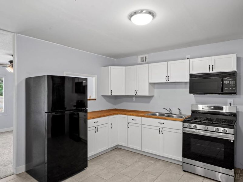 9646 Stadia, Colerain Township, OH 45251 Photo 17