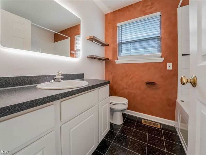 2477 W 5th Street, Cleveland, OH 44113 Photo 24