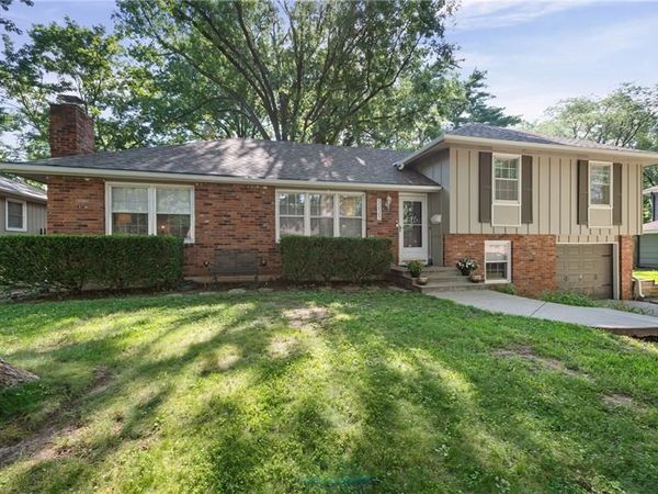 5223 Cody Street, Shawnee, KS 66203