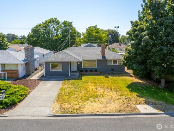 36 F Street SW, Ephrata, WA 98823