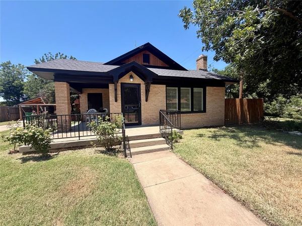 908 Cain Street, Quanah, TX 79252