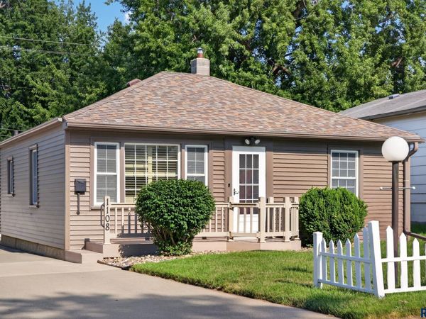 1108 S Van Eps Ave, Sioux Falls, SD 57105