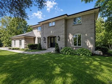 2 Gothic Ledge, Lockport, NY 14094