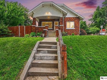 4202 S 12 Street, Omaha, NE 68107