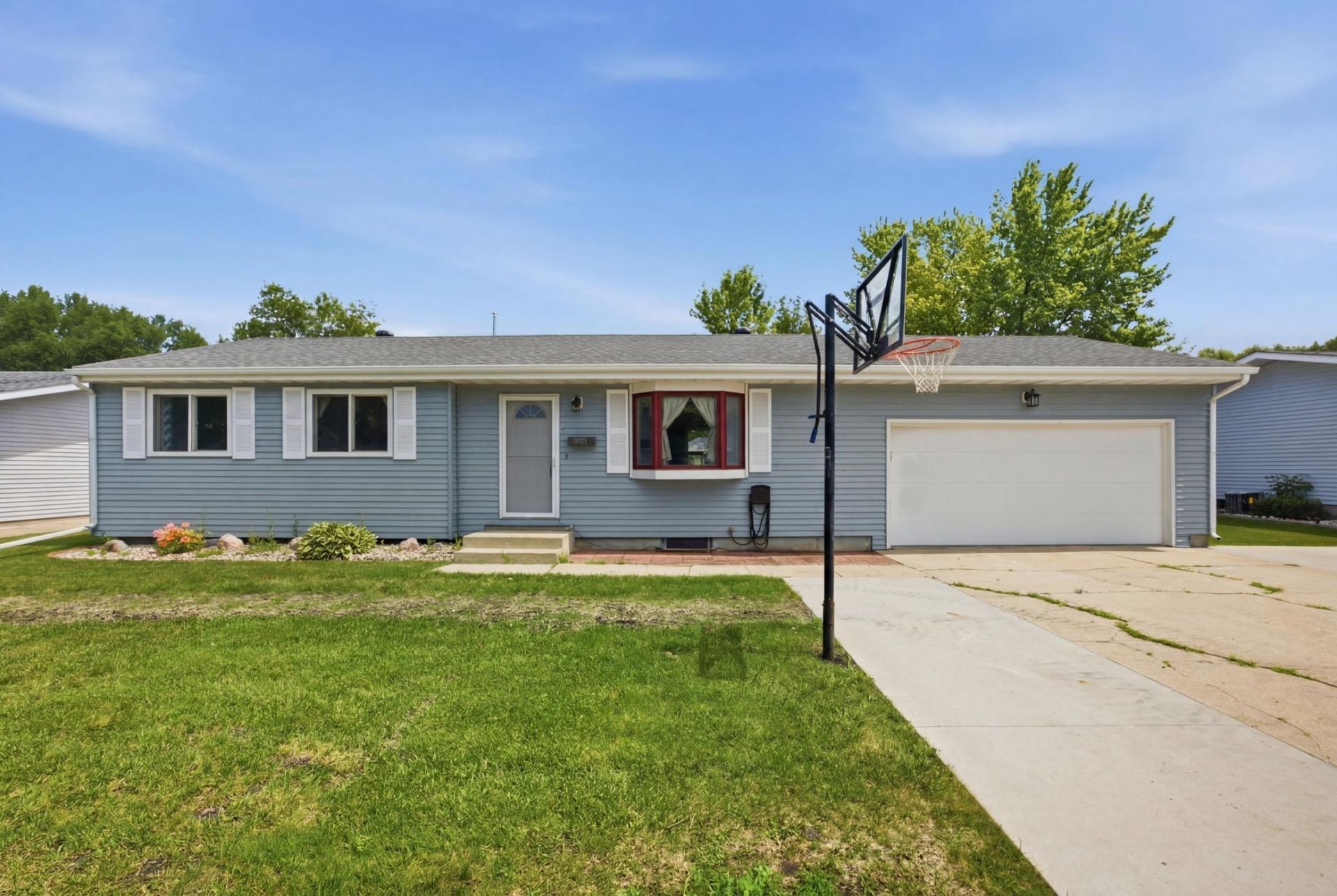 901 7th Street W primary photo