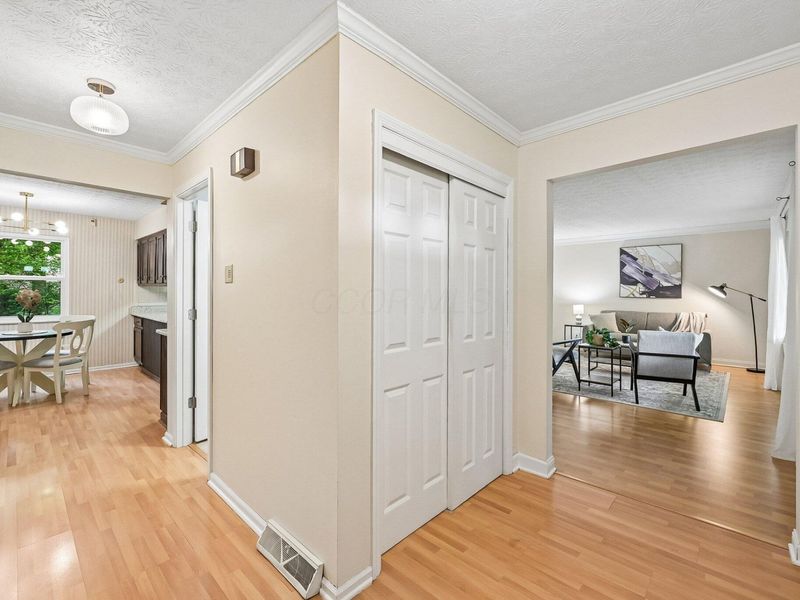 6841 Prior Place, Reynoldsburg, OH 43068 Photo 9