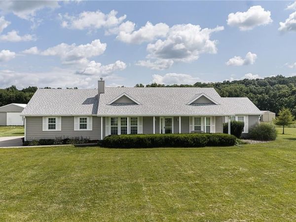 25029 Dehoff Road, Tonganoxie, KS 66086