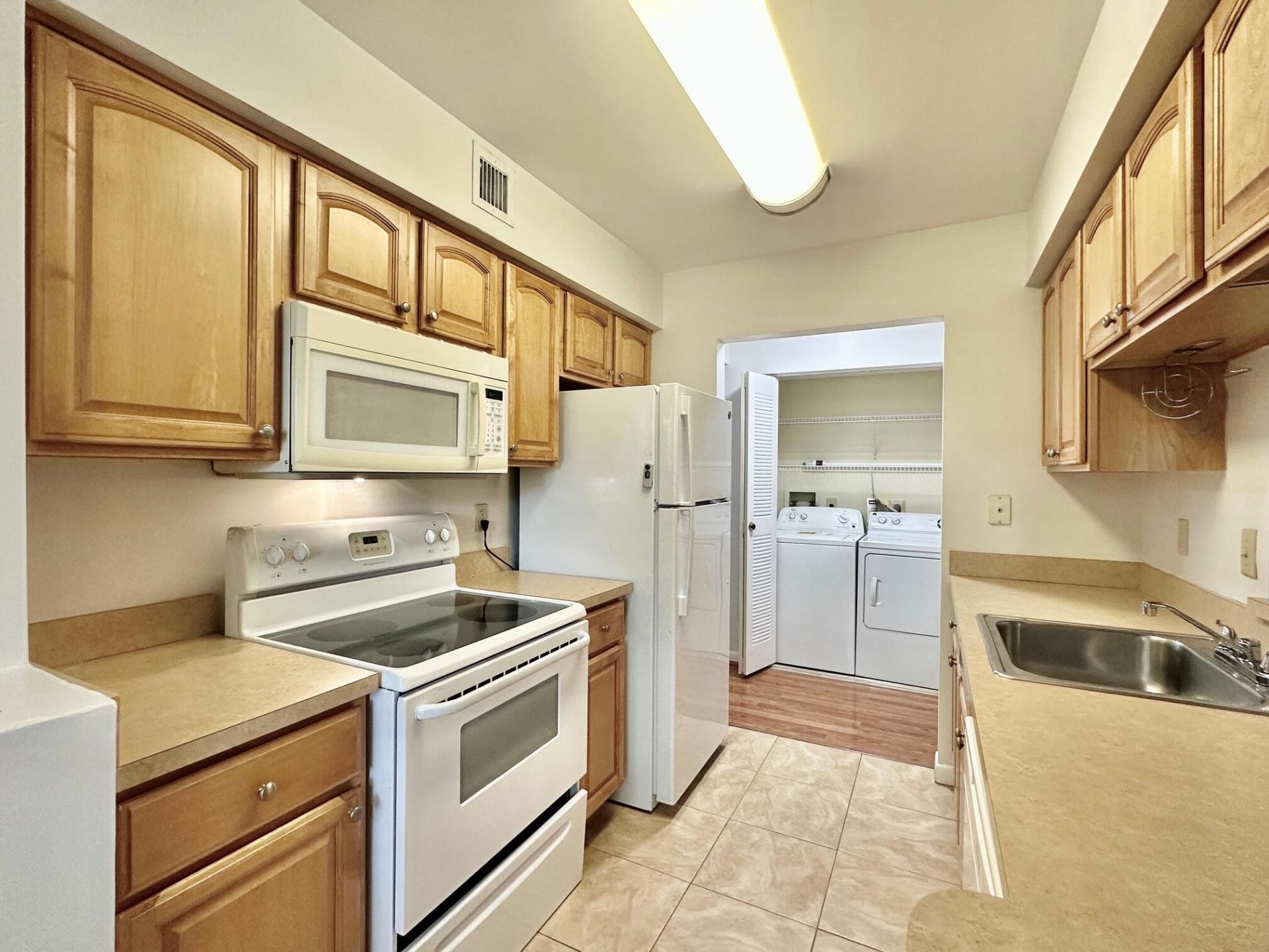 9877 Westview Drive, Unit 623, Coral Springs, FL 33076 Photo