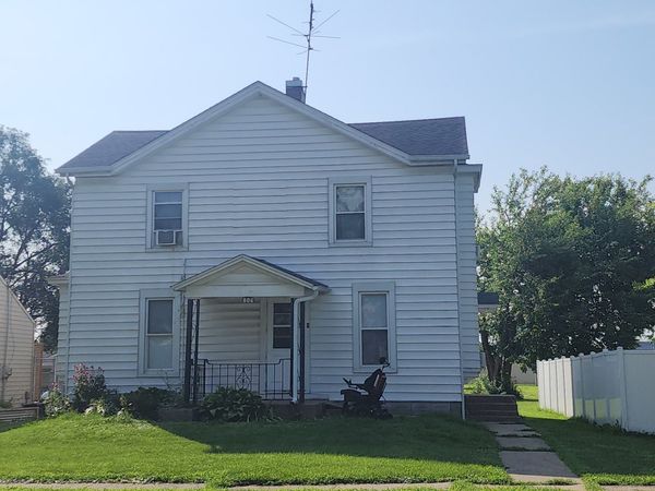 806 N Hamilton Street , Lincoln, IL 62656