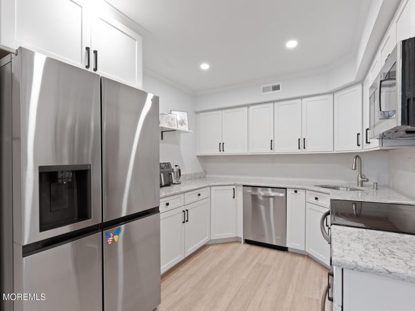 40 Wareham Court, Scotch Plains, NJ 07076