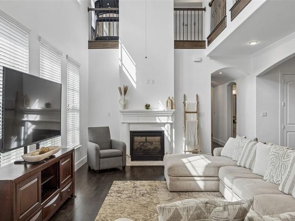 1022 Shadyside Lane, Dallas, TX 75223