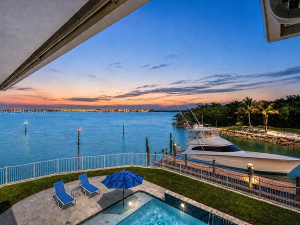 4105 NE Rigels Cove Way, Jensen Beach, FL 34957