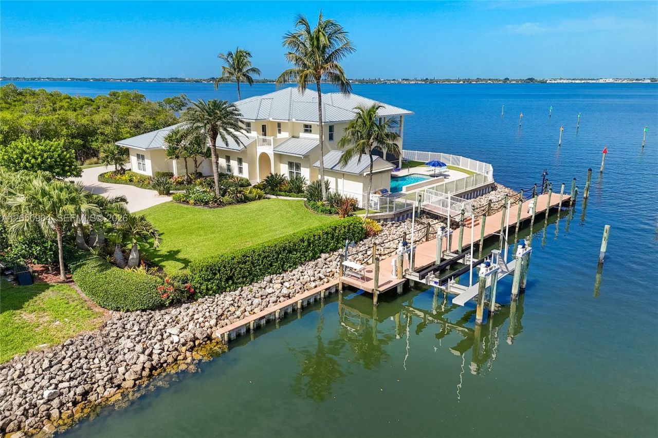 4105 NE Rigels Cove Way, Hutchinson Island, FL 34957 Photo