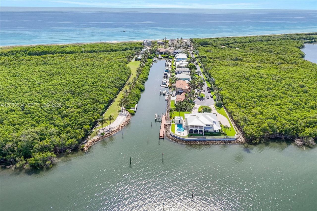 4105 NE Rigels Cove Way, Jensen Beach, FL 34957 Photo