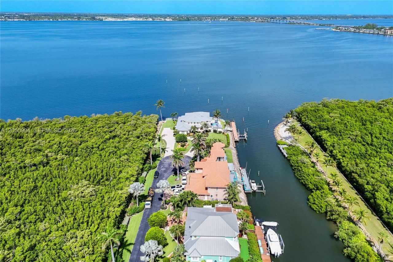 4105 NE Rigels Cove Way, Hutchinson Island, FL 34957 Photo