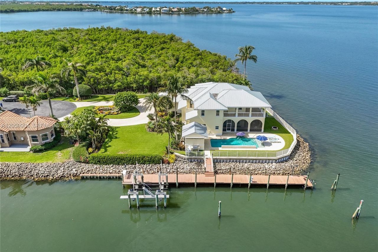 4105 NE Rigels Cove Way, Jensen Beach, FL 34957 Photo
