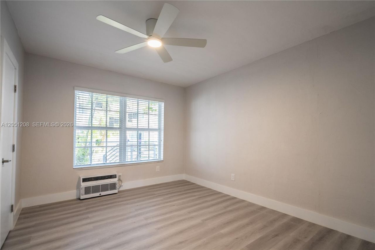 2416 Flamingo Dr, Unit 2, Miami Beach, FL 33140 Photo
