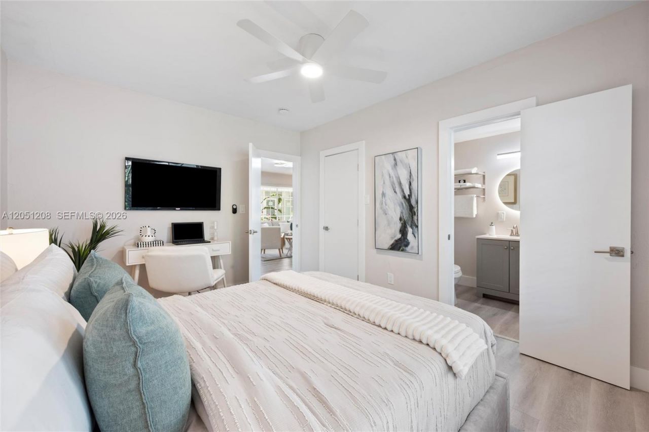 2416 Flamingo Dr, Unit 2, Miami Beach, FL 33140 Photo