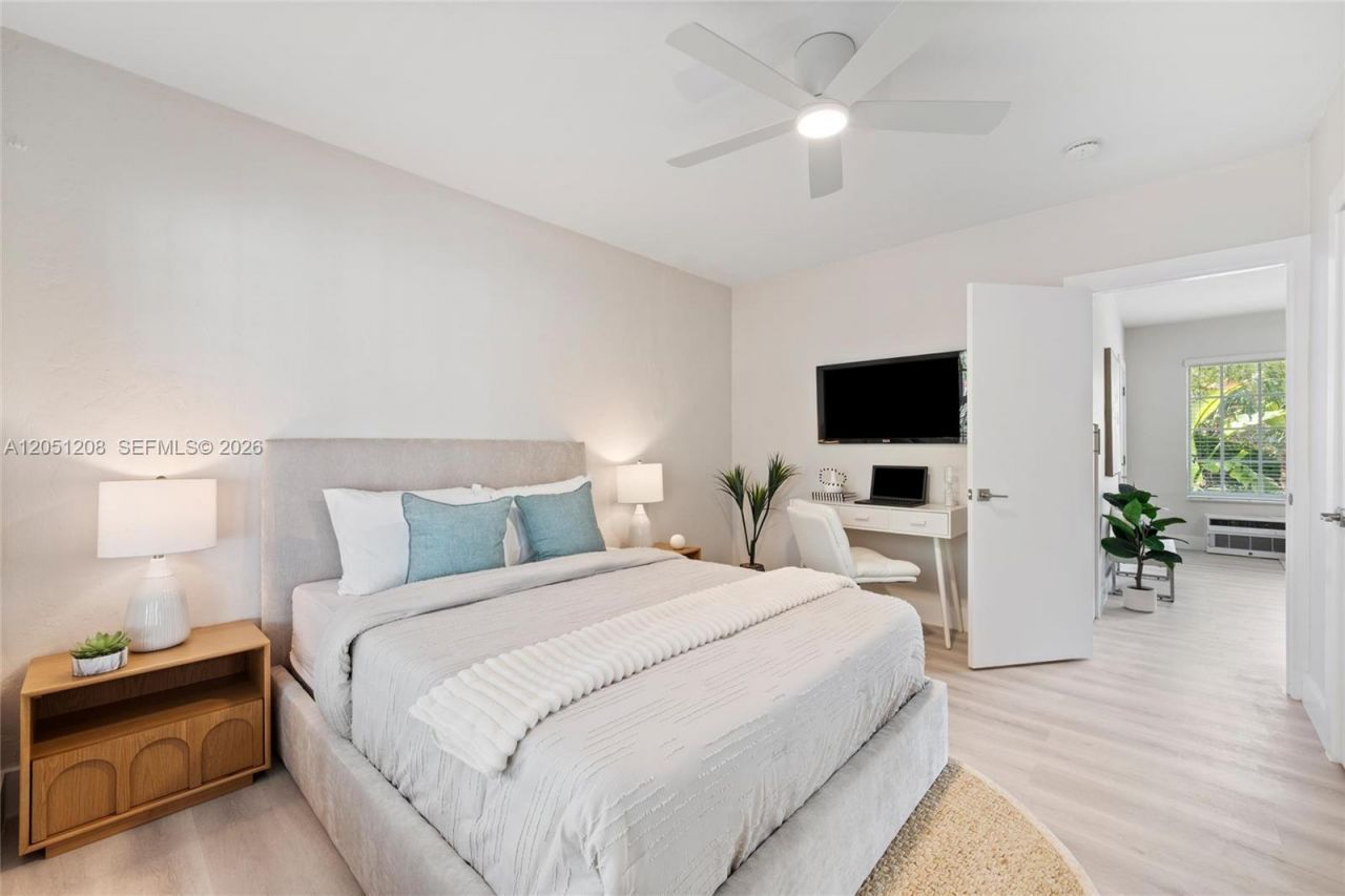 2416 Flamingo Dr, Unit 2, Miami Beach, FL 33140 Photo