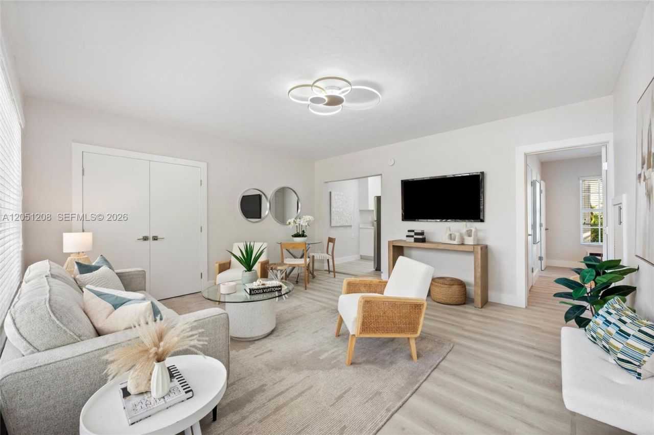 2416 Flamingo Dr, Unit 2, Miami Beach, FL 33140 Photo